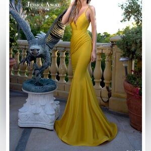 Red Jessica angel prom dress size XL